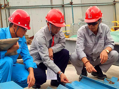 &emsp;&emsp;联合总包sei,业主,监理对施工原材料进行质量检查.